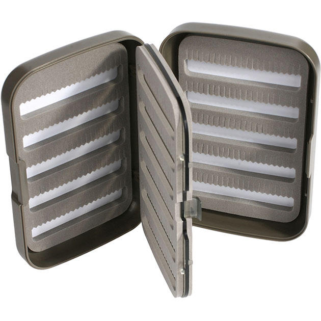 Арт.UAM-035A-GY Коробка для мормышек и мушек "Mikado" (12,8 х 8,6 х 3,4см) серая, водонепрониц.